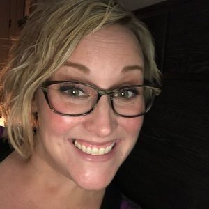 Meet your Posher, Carrie